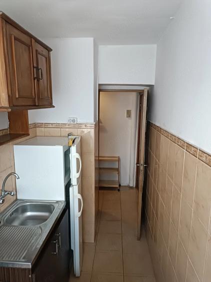 Apartament cu 2 camere semidecomandat în Girocului