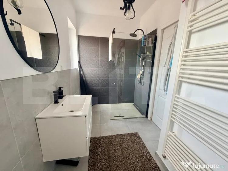 Casă cu 7 camere cu Teren 100 Mp în Cetate