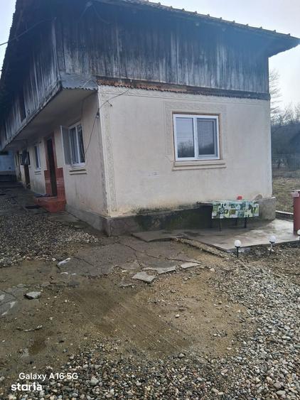 Casă cu 3 camere cu Teren 3000 Mp în Mihăești