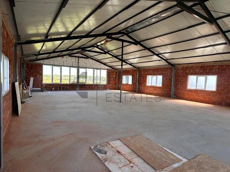 Spațiu comercial, de 220 mp, în Sânmartin
