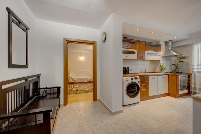 Apartament cu 2 camere decomandat, mobilat în P-ța Muncii