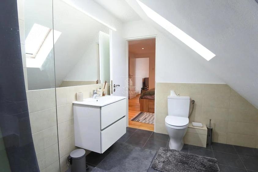 Apartament cu 4 camere decomandat în Central