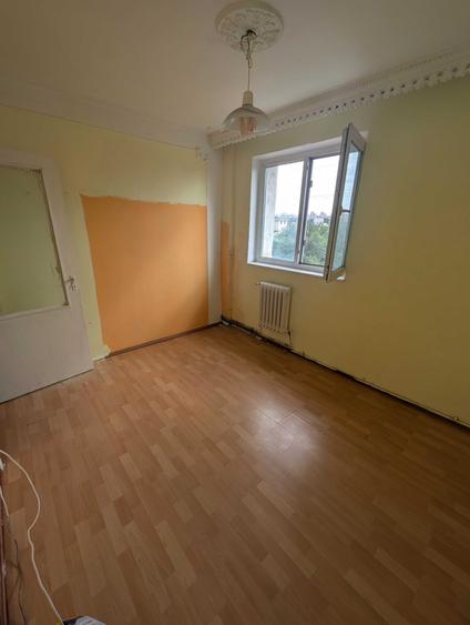 Persoana fizica vand apartament 2 camere D, 36mp, etaj 5/10, Alexandru cel Bun, la bulevard, liber si de renovat. Pret 80 000, se accepta credit. - 7