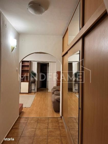 Apartament cu 3 camere în Tineretului