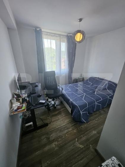 Apartament cu 3 camere semidecomandat, mobilat în Florești