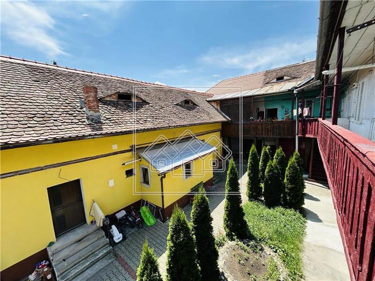 Apartament cu 3 camere nedecomandat în Central