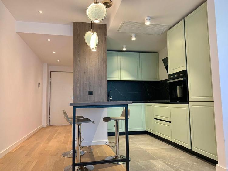 Apartament cu 3 camere decomandat în Herăstrău