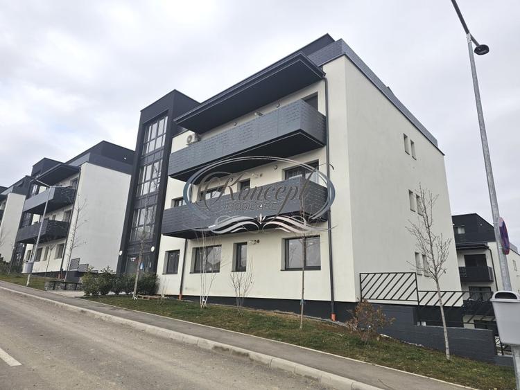 Apartament cu 3 camere semidecomandat în Baciu
