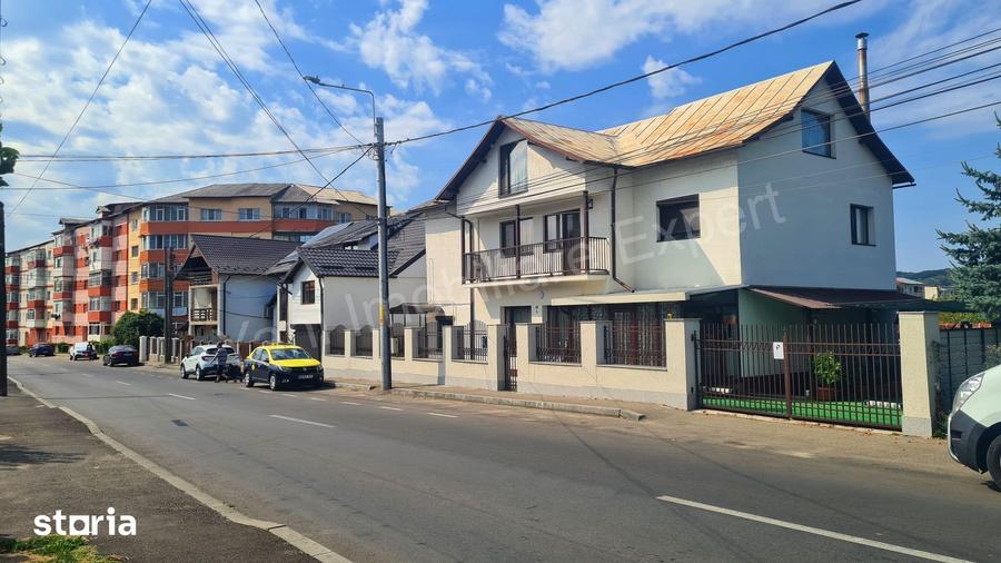 Casă cu 4 camere cu Teren 50 Mp în Central