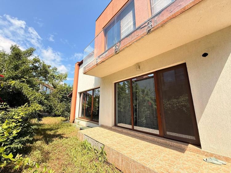 Duplex cu 4 camere cu Canalizare în Corbeanca