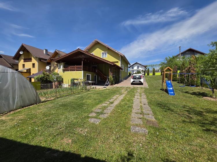 Casă cu 4 camere în Călinești-Oaș