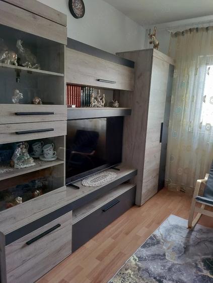 Apartament cu 2 camere decomandat în Poarta 6