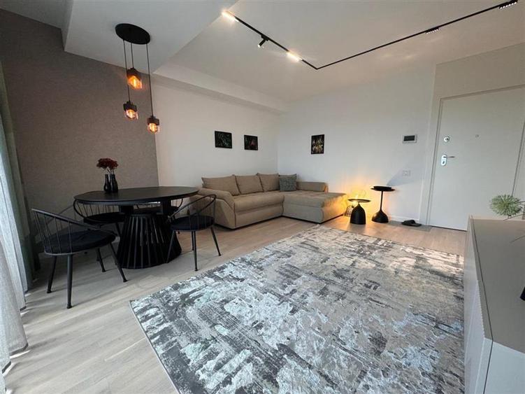 Apartament cu 2 camere decomandat, mobilat în P-ța Mihai Viteazu