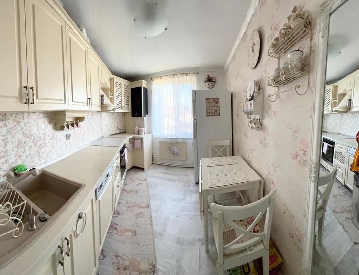 Apartament cu 3 camere decomandat în Ultracentral