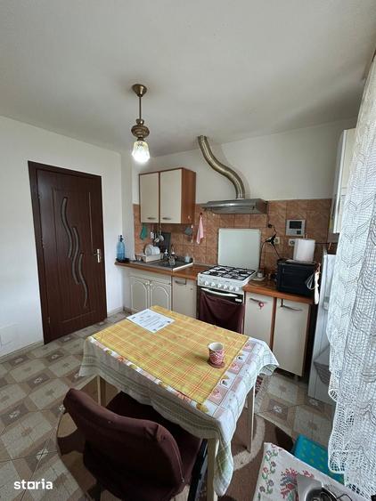Apartament cu 4 camere decomandat în Sud