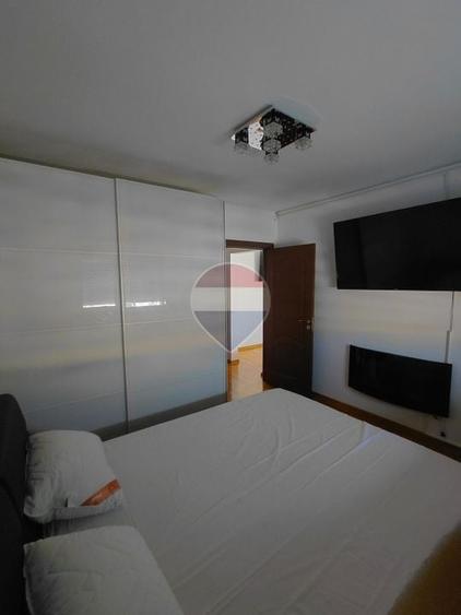 Apartament cu 2 camere semidecomandat, mobilat în Titan
