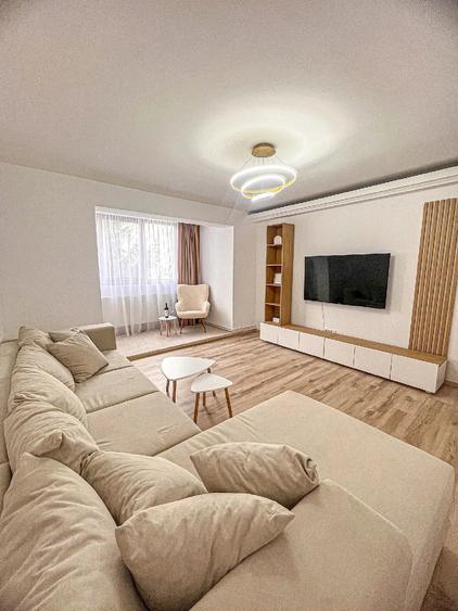 Apartament cu 3 camere decomandat în Central