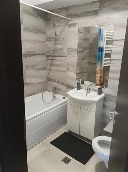 Apartament cu 3 camere decomandat în Palat
