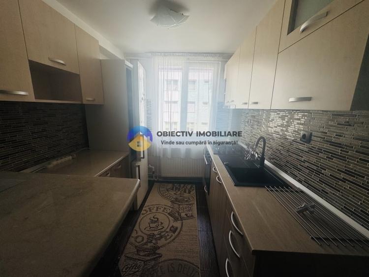 Apartament cu 2 camere decomandat în Precista