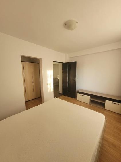 Apartament cu 3 camere decomandat, mobilat în Gării