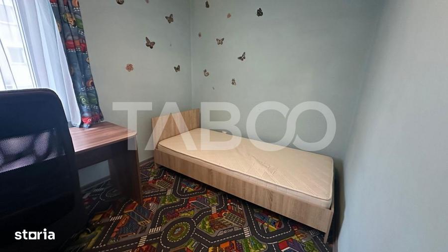 Apartament cu 3 camere decomandat, mobilat în Valea Aurie