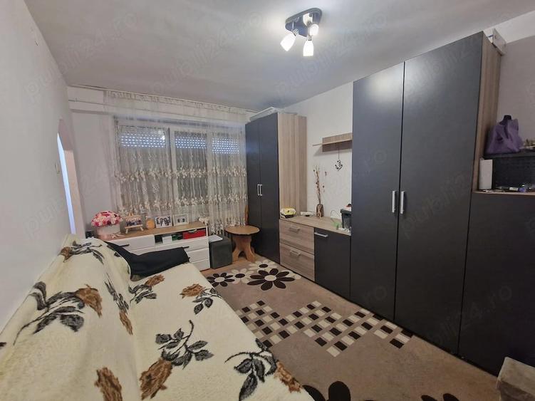 Garsonieră semidecomandată în Decebal