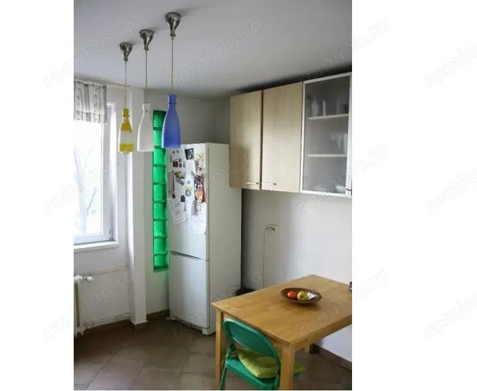 Apartament cu 4 camere decomandat în Titan