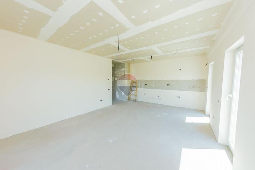 Apartament cu 2 camere decomandat în Ultracentral