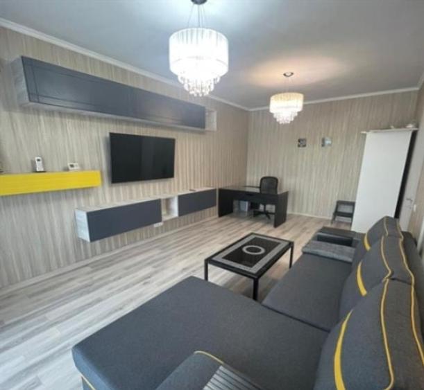 Apartament cu 2 camere decomandat în Crângași