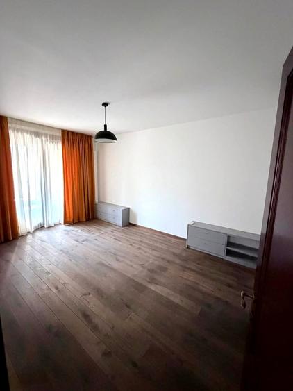 Apartament cu 2 camere semidecomandat, mobilat în Romană