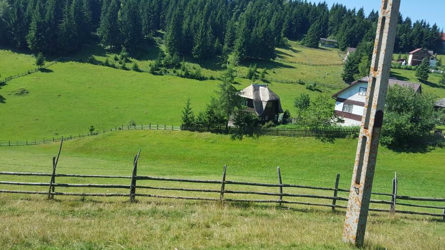 Teren de 7000 mp, în Fundata
