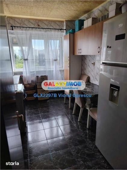 Apartament cu 3 camere decomandat, mobilat în Pantelimon