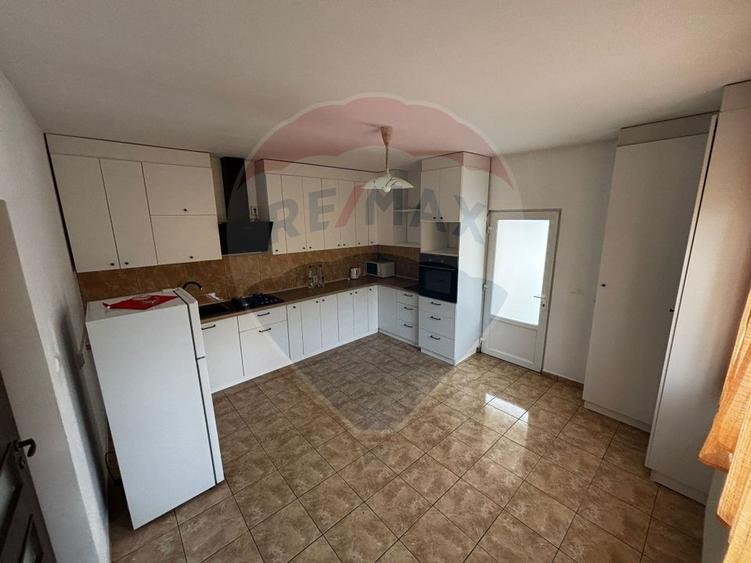 Casă individuală cu 5 camere cu Teren 1200 Mp în Ampoi 3
