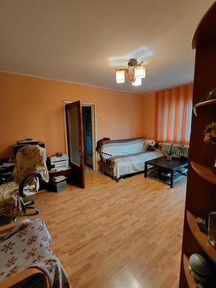 Apartament cu 2 camere semidecomandat în Obor