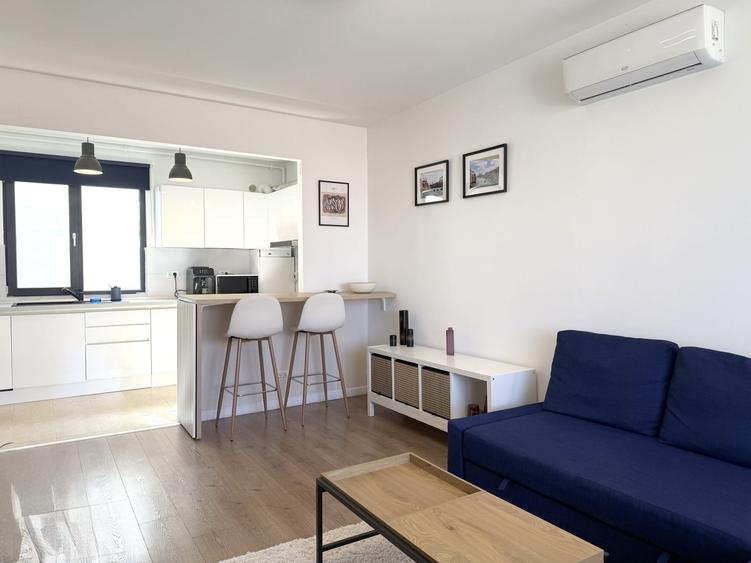Apartament cu 2 camere semidecomandat, mobilat în Pipera