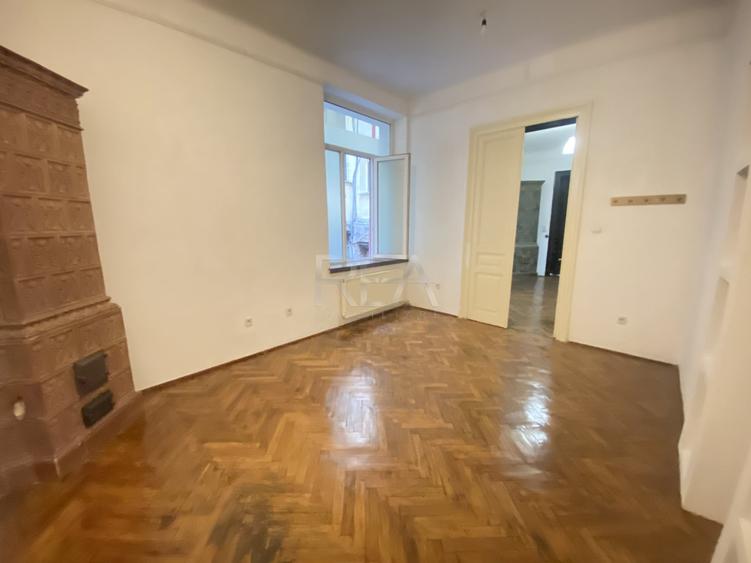Apartament cu 3 camere semidecomandat în Regina Elisabeta