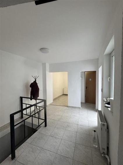 Apartament cu 4 camere nedecomandat în Plevnei