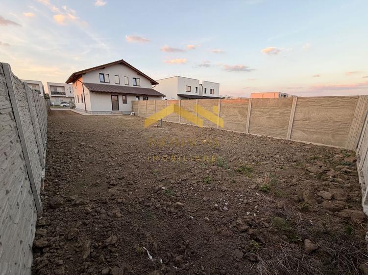 Duplex cu 4 camere cu Canalizare în Bucovăț (Remetea Mare)