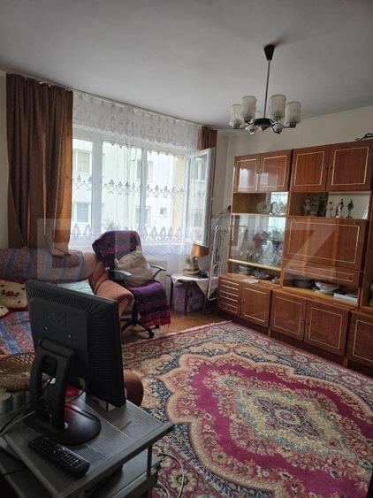 Apartament cu 3 camere decomandat, mobilat în Soarelui