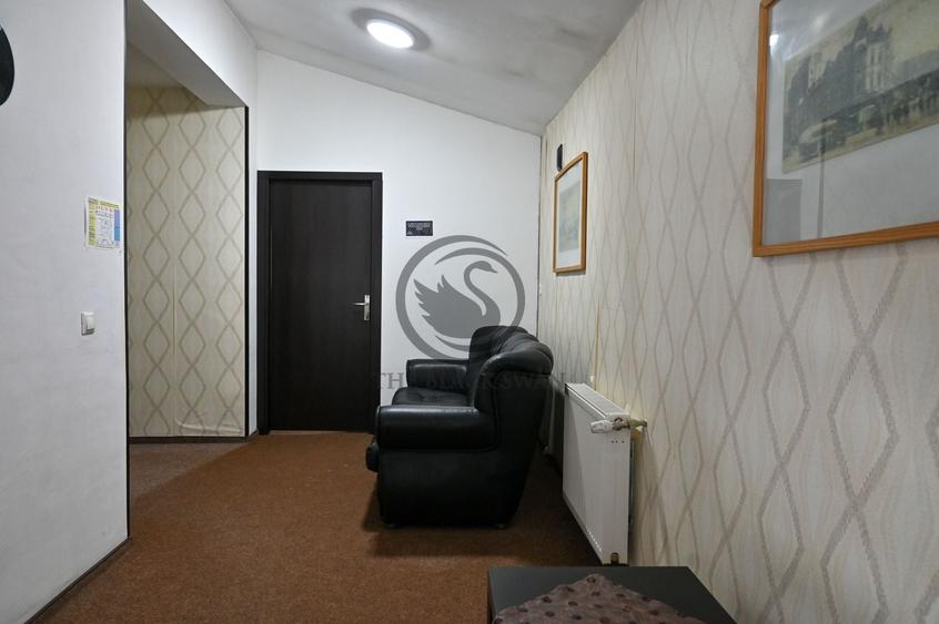 Casă cu 12 camere cu Canalizare în Brădet