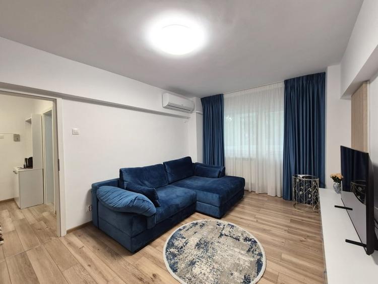 Apartament cu 2 camere semidecomandat, mobilat în 13 Septembrie