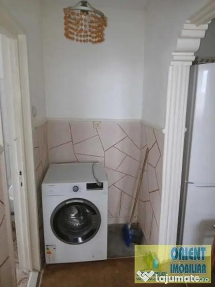 Apartament cu 3 camere decomandat în CET