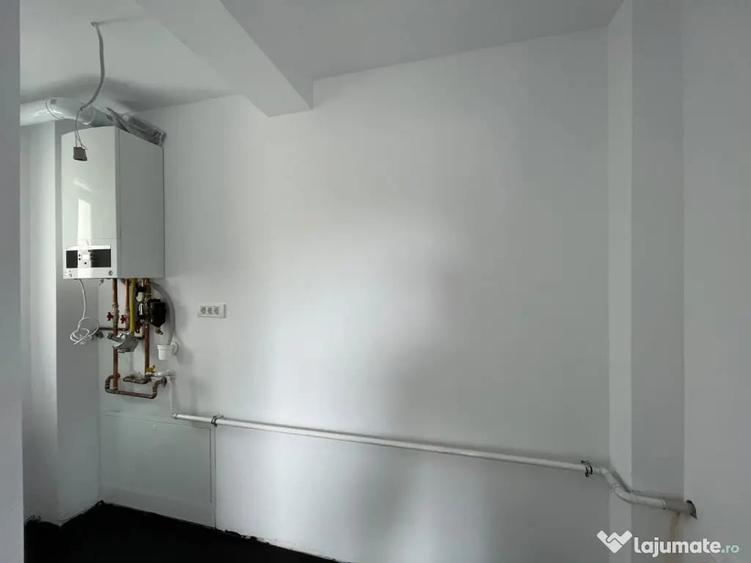 Casă cu 3 camere cu Teren 330 Mp în Plopi