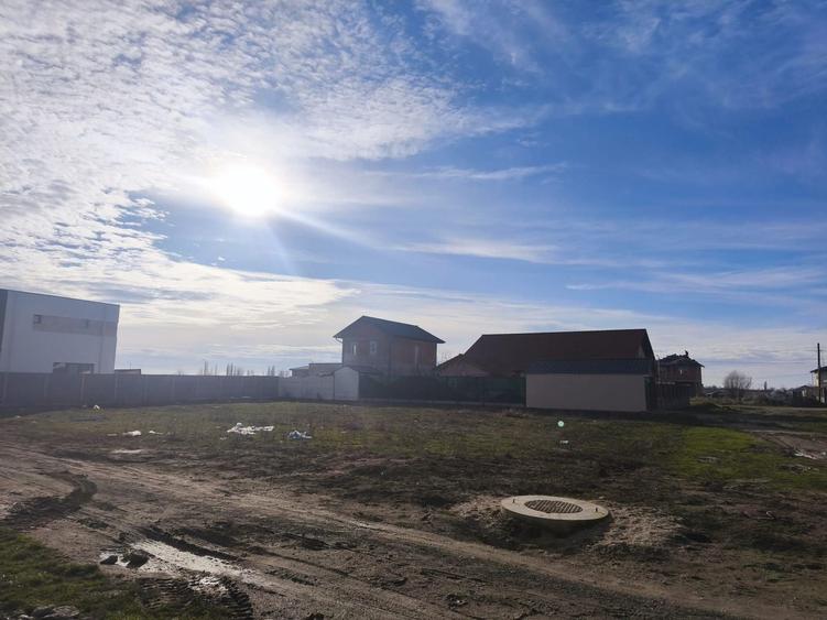 Teren Construcții intravilan de 817 mp, în Giroc