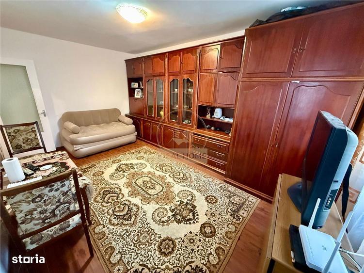 Apartament cu 3 camere decomandat în Gară