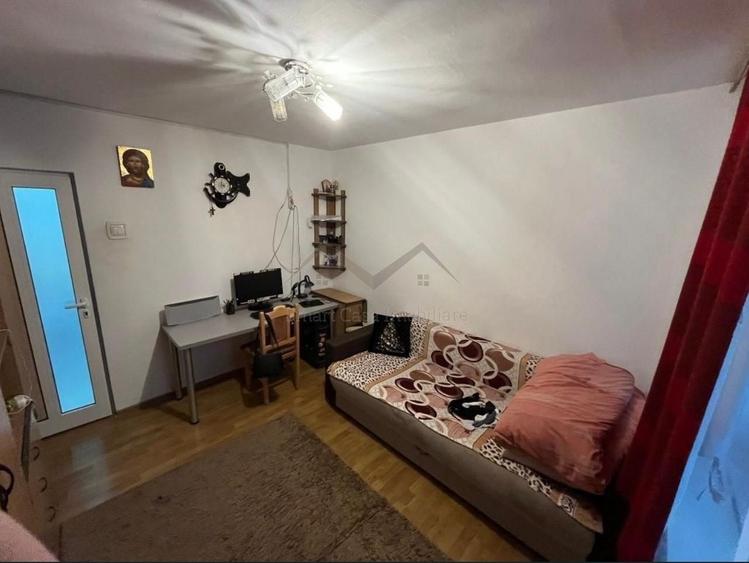 Apartament cu 2 camere semidecomandat în Podu Roș — fotografia 2