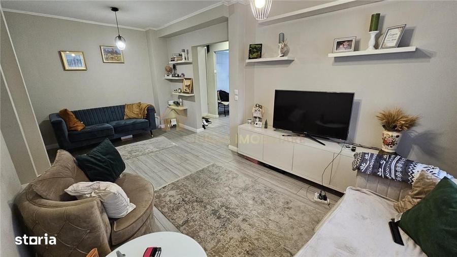 Apartament cu 4 camere decomandat în Florești