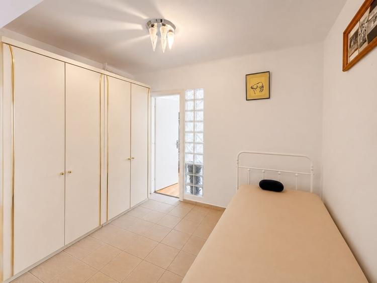 Apartament cu 4 camere decomandat în 13 Septembrie