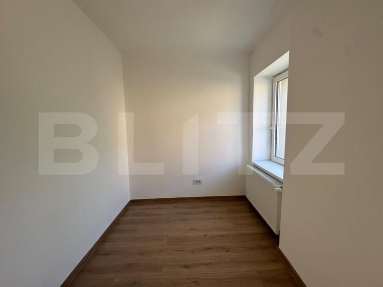 Apartament cu 3 camere semidecomandat în Semicentral