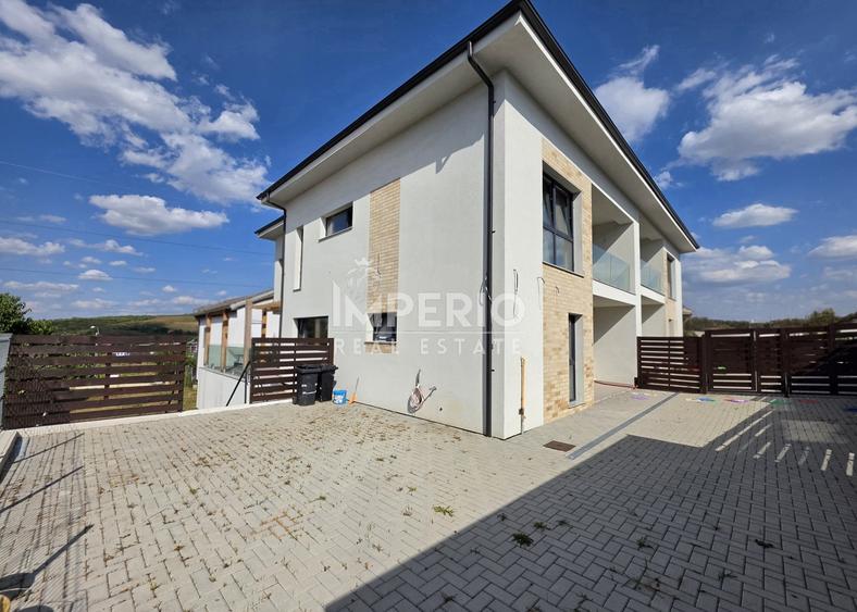 Duplex cu 5 camere cu Canalizare în Borhanci